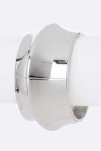 Load image into Gallery viewer, Statement Hinged Bangle