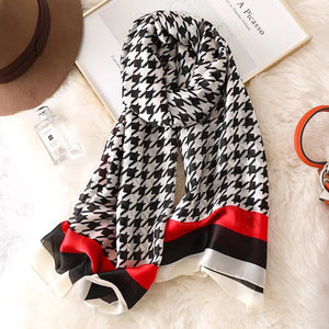 Houndstooth Checked Pattern Scarf